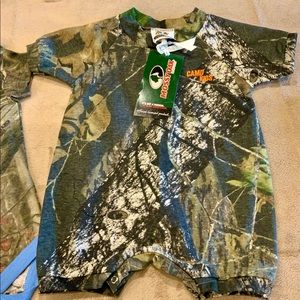 4 Piece Mossy Oak Baby Bundle camo block picture frame 2 onesies, Mossy Oak camo